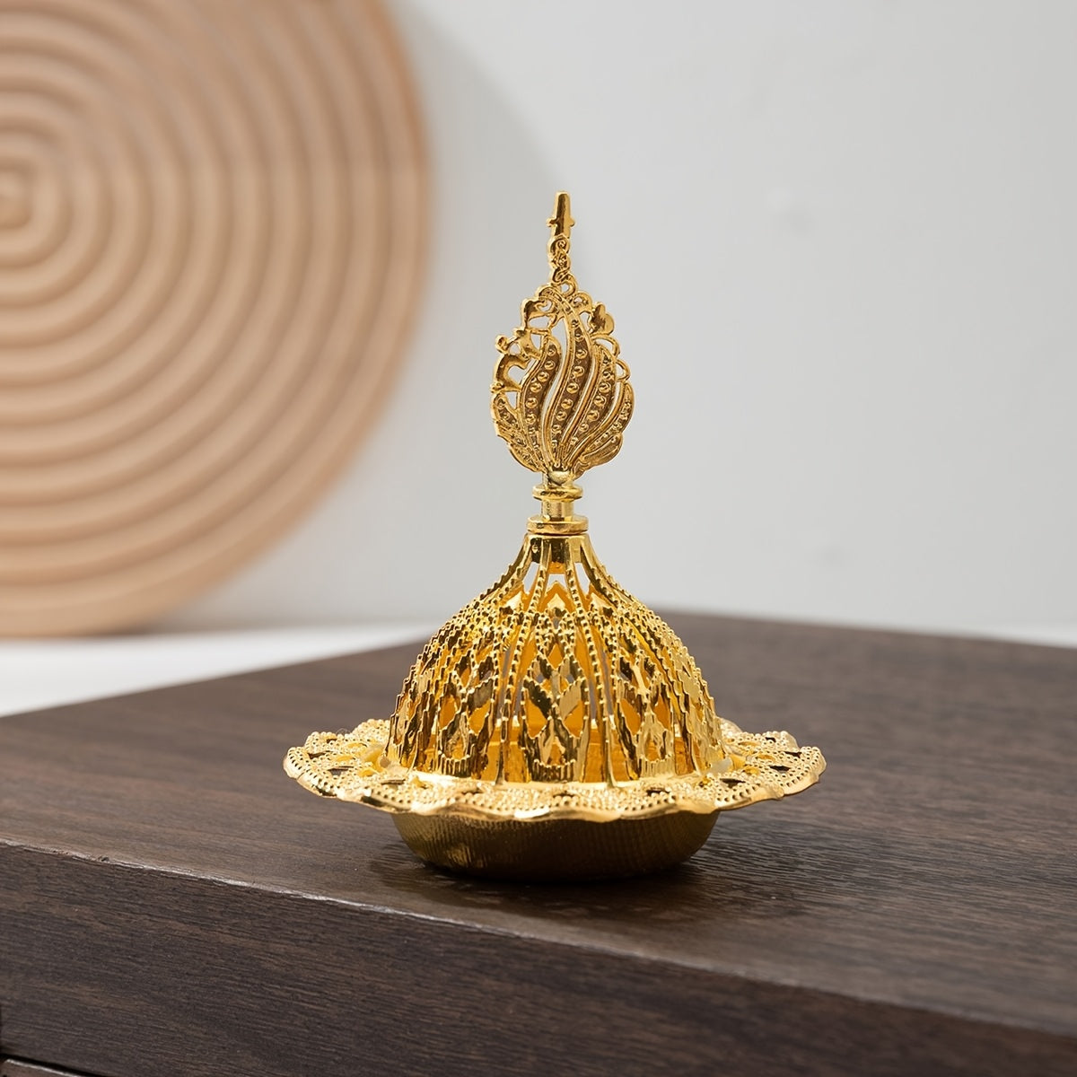 Elegant Golden Hollow-Out Resin Incense Burner - Luxurious Metal Aromatherapy Decor with Intricate Lace Patterns, Perfect for Home or Office Ambiance, Home Fragrance. Crafted with Care