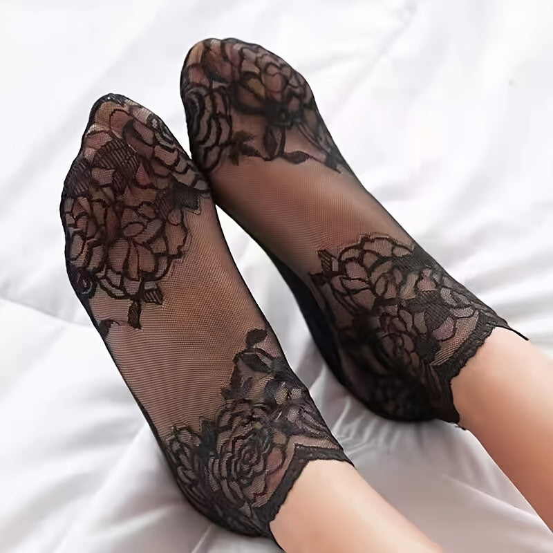 5 pairs of lace-trimmed women's socks for spring and summer, including short mesh socks with large roses and lightweight boat socks.