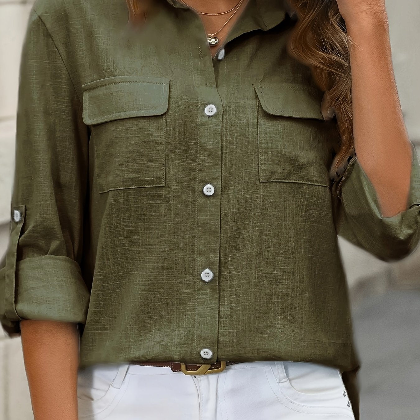 Women's long-sleeve shirt in an elegant solid color, breathable and comfortable, button-up with flap pockets, turn collar, casual preppy style, machine washable, ideal for spring and autumn.