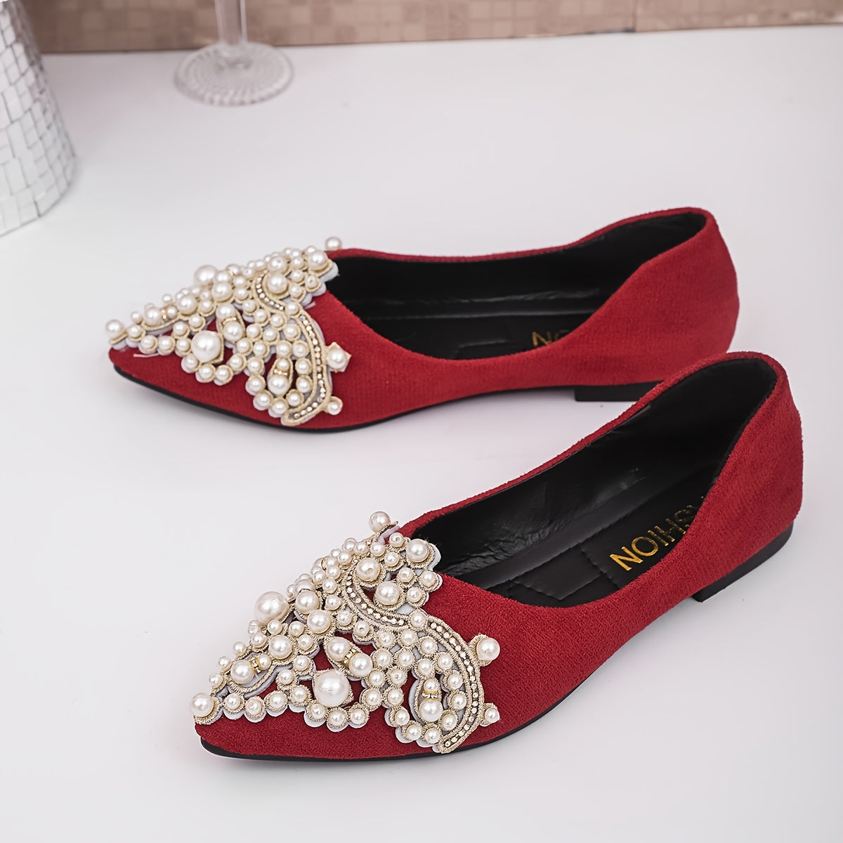 Ayollar uchun faux marvarid va rhinestone bezaklari bilan slip-on tekis poyabzal, barcha mavsumlar uchun yengil, nozik burchakli poyabzal, qulay va tasodifiy.