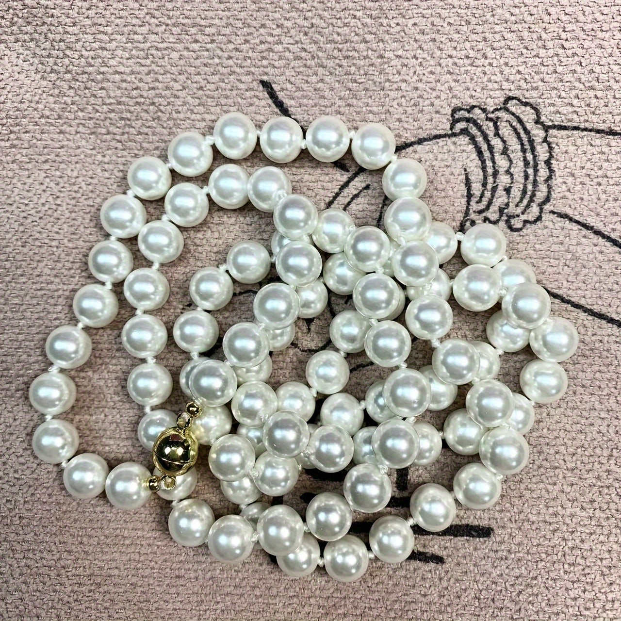 Stylish 85cm Freshwater Pearl Necklace Featuring Magnetic Clasp - Chic, Seductive Design, Sleek Pearl Strand, Perfect for Everyday or Special Occasions, Great Valentine's Day Present.