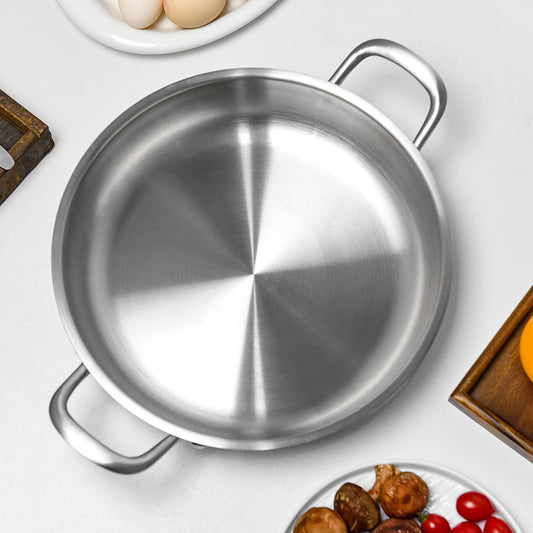 Professional-grade 304 stainless steel grill frying pan with dual handles, suitable for all stove types. Can be used for cooking pizza and a variety of other dishes. Non-electric design.