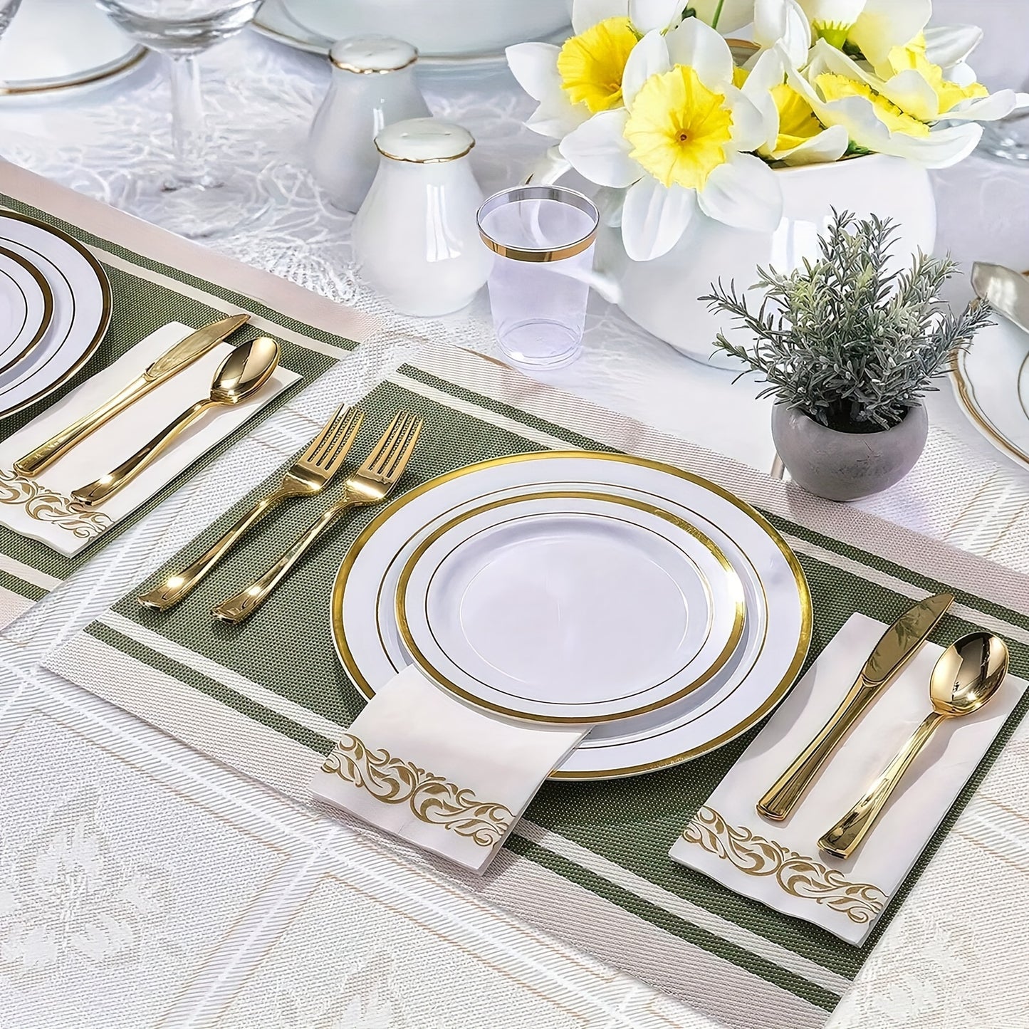 60-Piece Disposable Golden Cutlery Set for Special Occasions - Includes Forks, Spoons, and Knives for Hanukkah and Thanksgiving Decor.