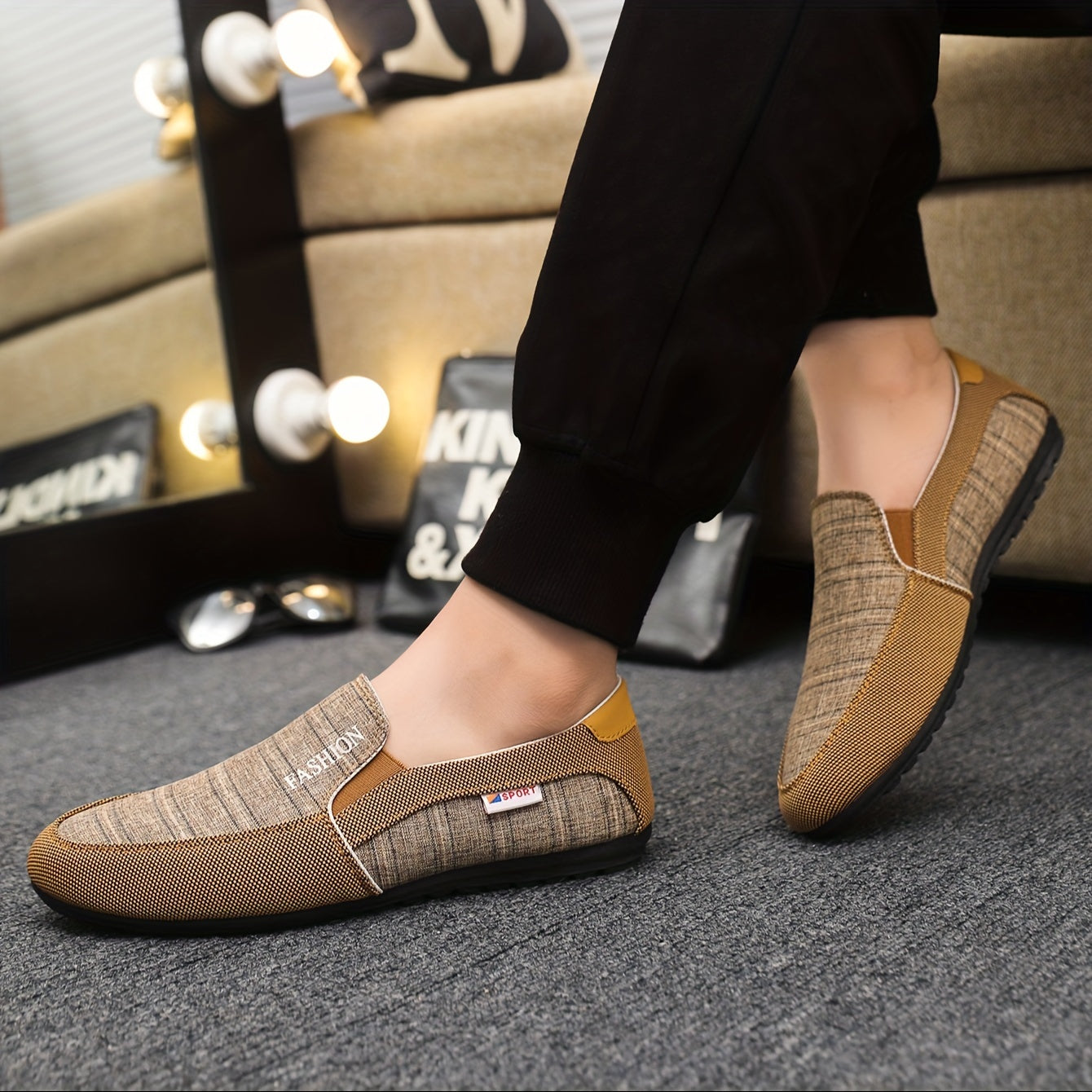 Stylish and comfortable men's canvas sneakers for spring/summer, easy slip-on and breathable.