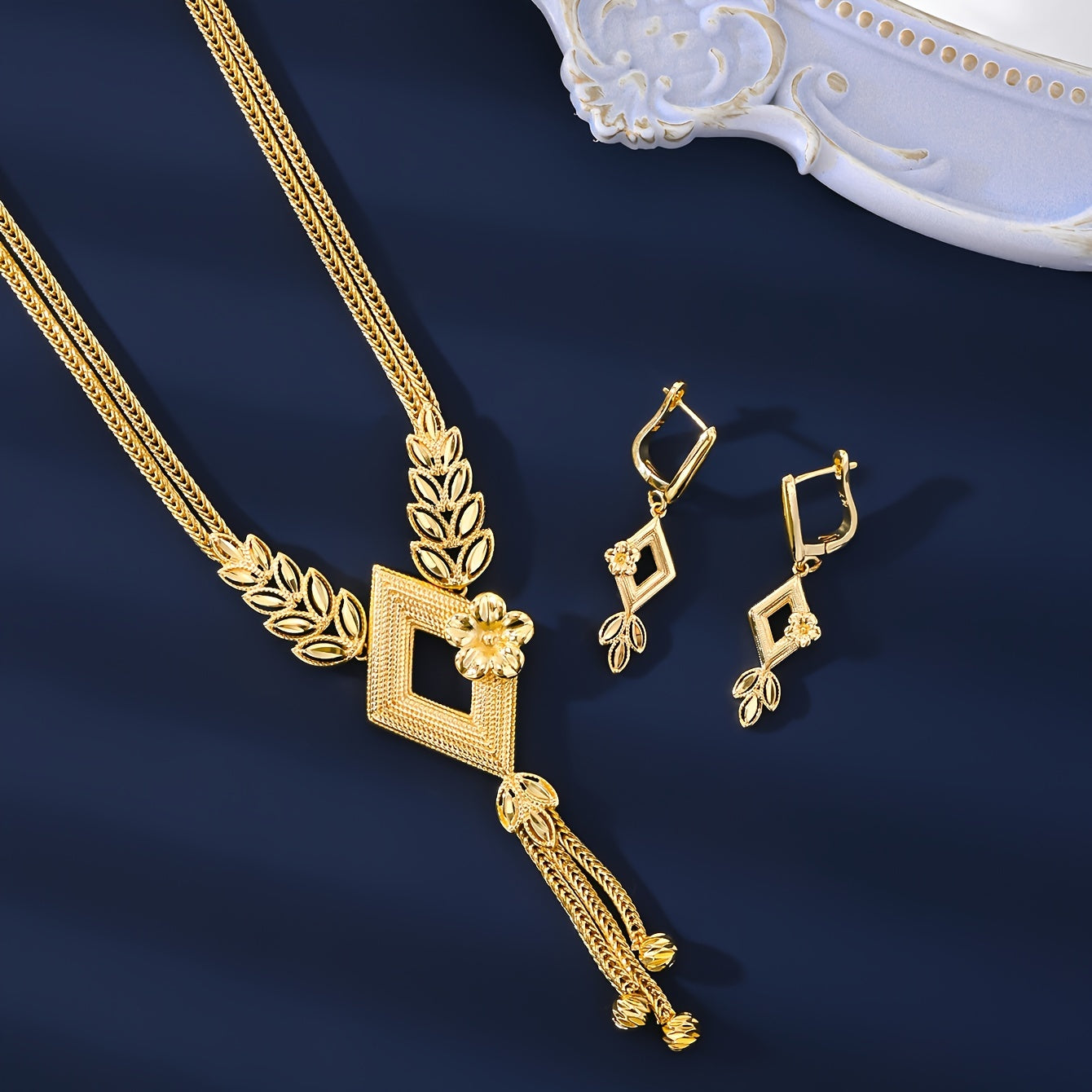 Vintage & Sexy Style 18K Golden Plated Copper Jewelry Set for Women, including Wedding Bridal Necklace, Bracelet, Ring, and Earrings. This all-season set is perfect for daily wear and gift giving.