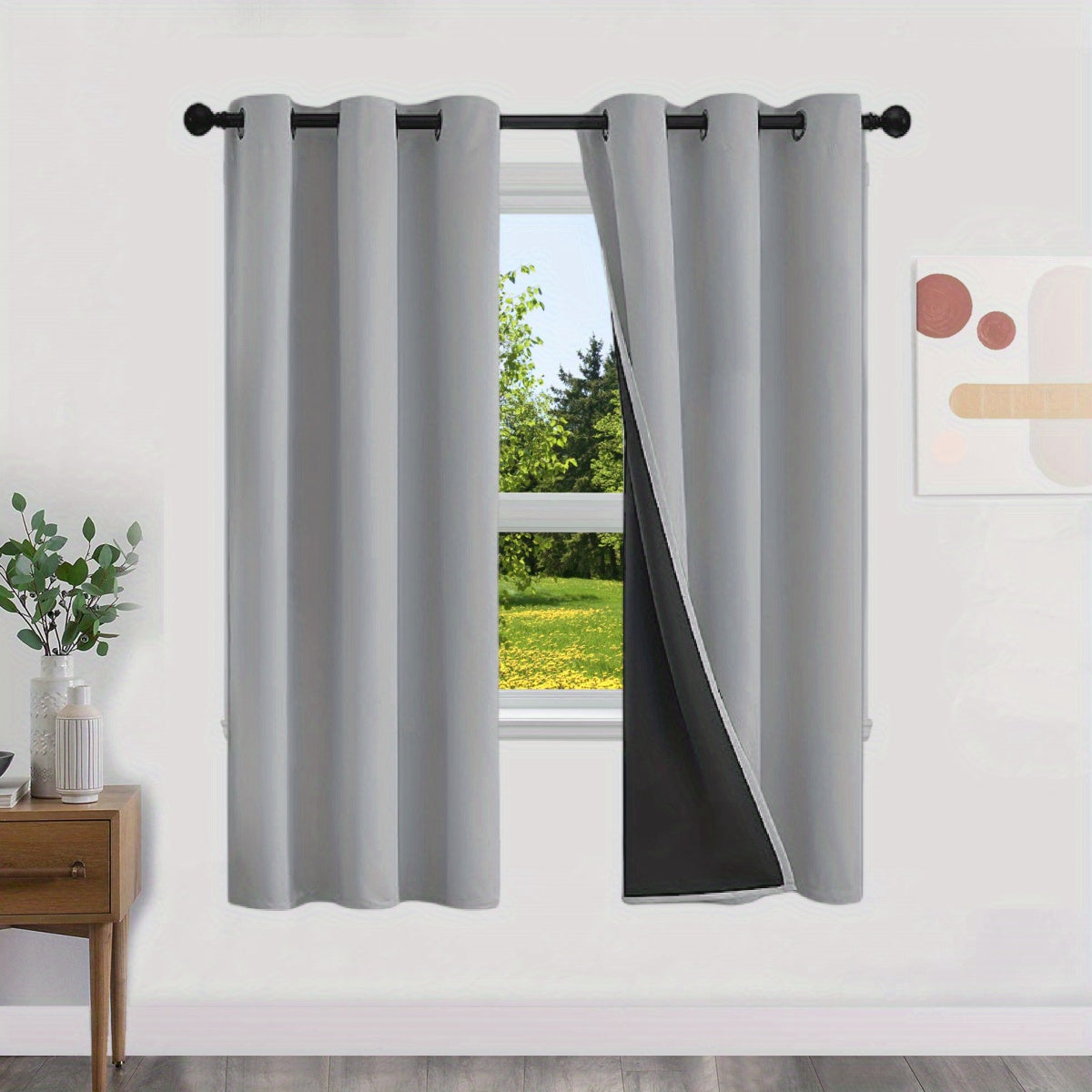 100% opaque blackout curtains, with a layer of lining included, 2 pieces.