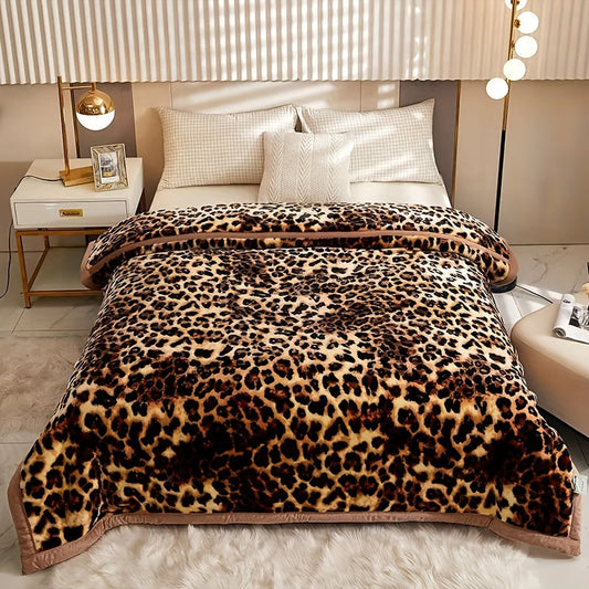 Ultra-Soft Leopard Print Plush Throw Blanket - Perfect for Every Season - Great for Bedroom, Guest Room, Living Room, Dorm, Car, Sofa & Travel - Easy to Clean, Tropical Style, Made of 90g Flannel Fleece