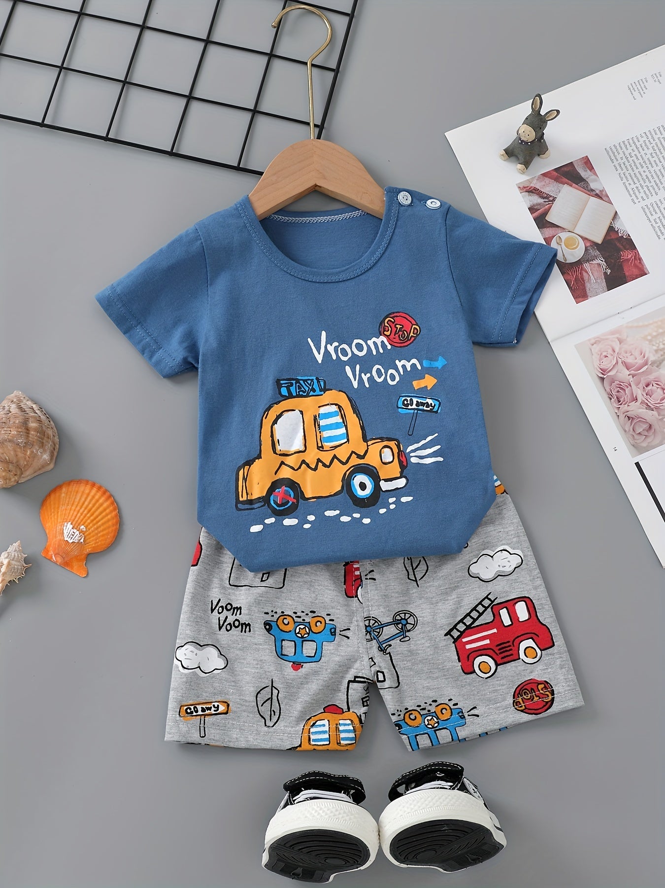 Child's taxi print tee and shorts set for summer casual wear