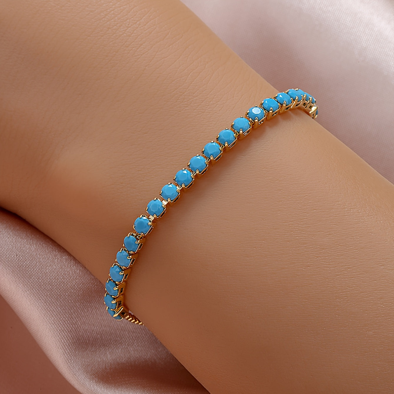 Stylish Turquoise Bracelet, Single Strand, 18K Gold Plated, Adjustable Drawstring Design, Minimalist Fashion Accessory for Women