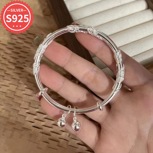 925 Sterling Silver Adjustable Bangle featuring a Chic Flower & Butterfly Pendant - Comes with Hypoallergenic, Anti-Tarnish Gift Box