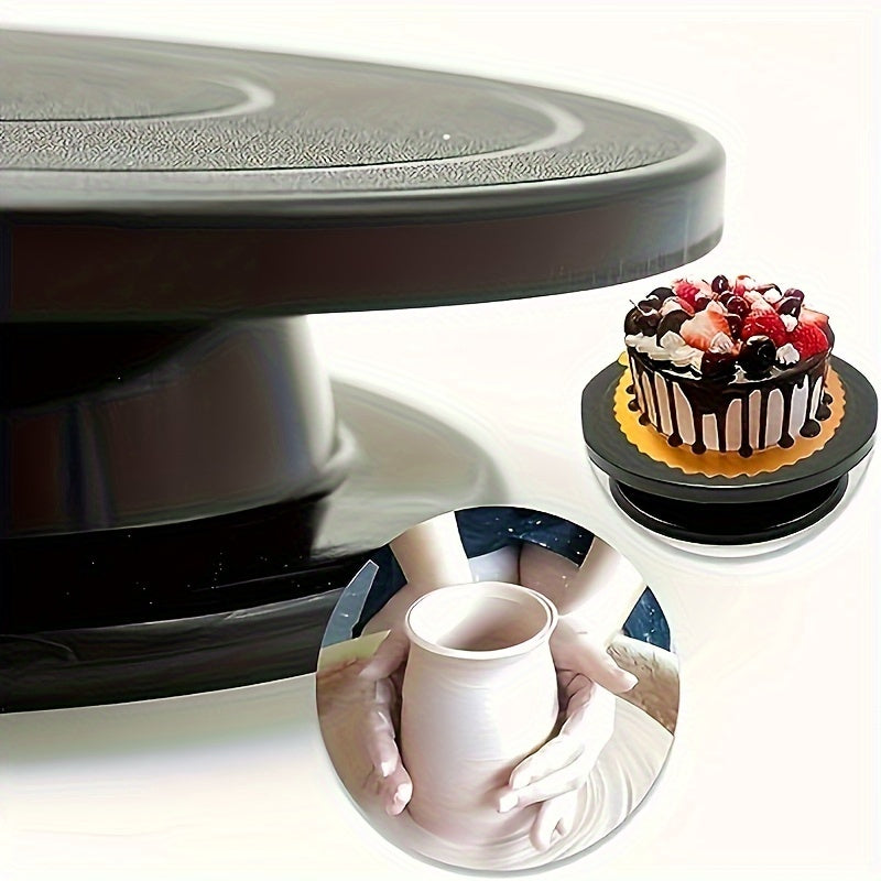 Black Cake Turntable measuring 11 inches/28cm in diameter, designed for manual rotation. Ideal for baking and cake decorating, this flat turntable is a must-have item for kitchen and bakery supplies. Enhance your culinary creations with this decorative