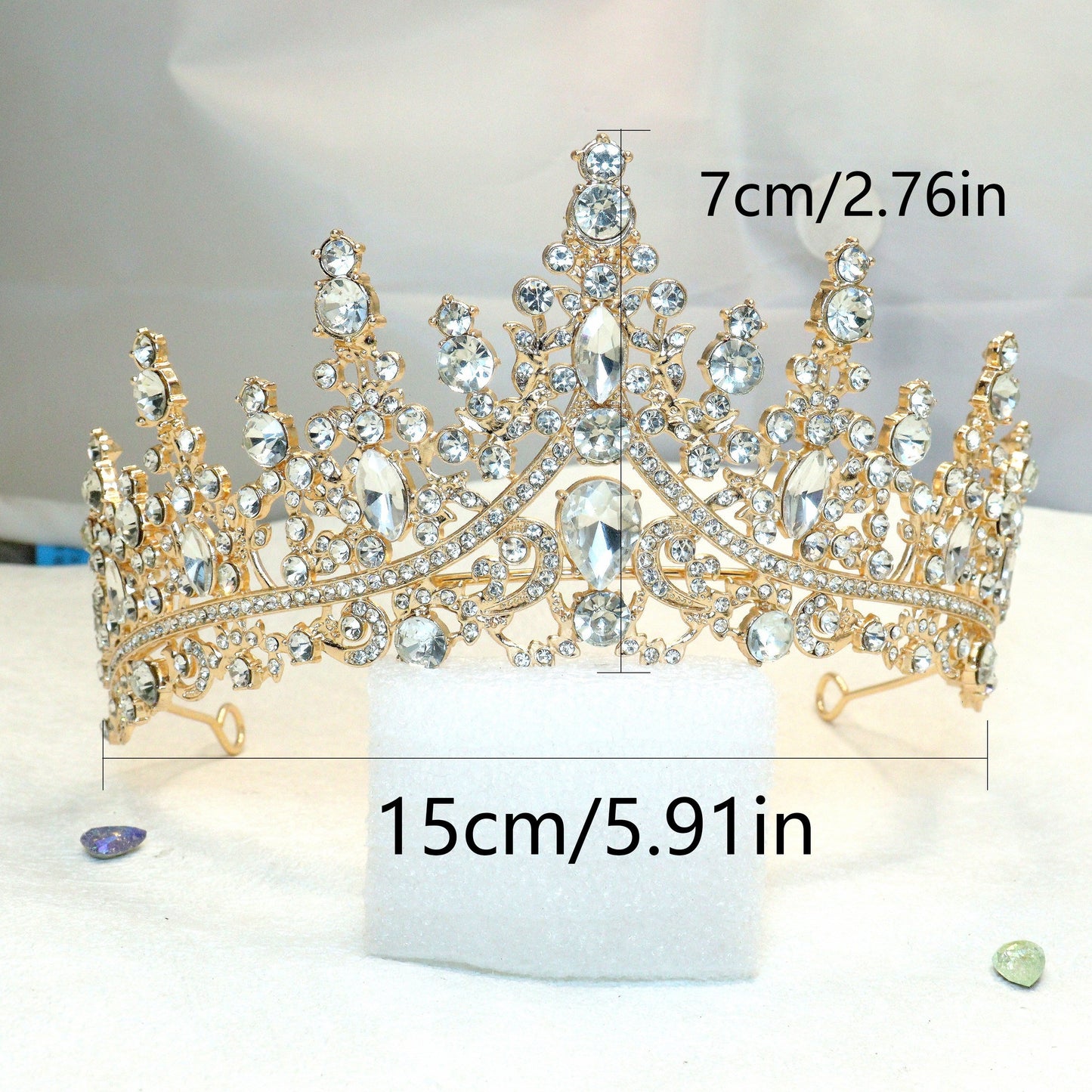 This exquisite Rhinestone Leaf Crown is perfect for a Royal Court-style bridal or princess tiara, ideal for birthday parties and performances. Hand wash only, adorned with full diamond detailing and crafted for a fashionable, regal look.