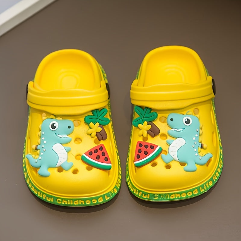 Kids Cartoon Dinosaur Clogs in EVA material, breathable slip-on sandals for boys and girls. Suitable for indoor and outdoor use, including in the garden, beach, and stream. Casual style for