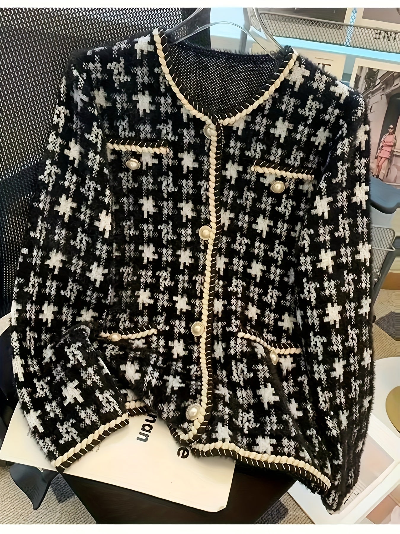 Stylish Houndstooth Knit Cardigan: Soft, Long Sleeve, Open Front Sweater for Women, Ideal for Spring and Fall.