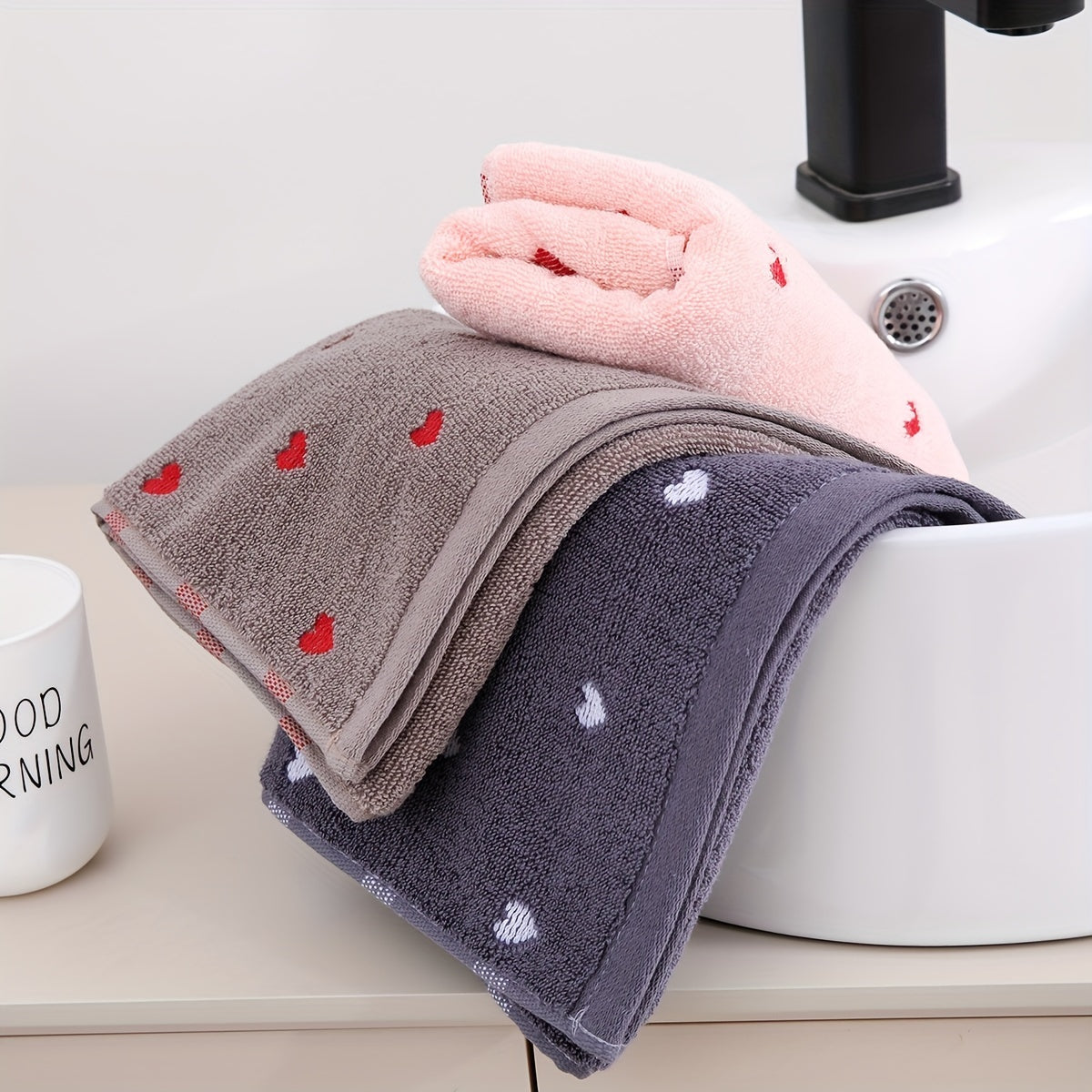 2pcs Heart Embroidered Hand Towels: Absorbent, Comfortable, Soft, Skin-Friendly. Perfect for Bathroom and Home Use.