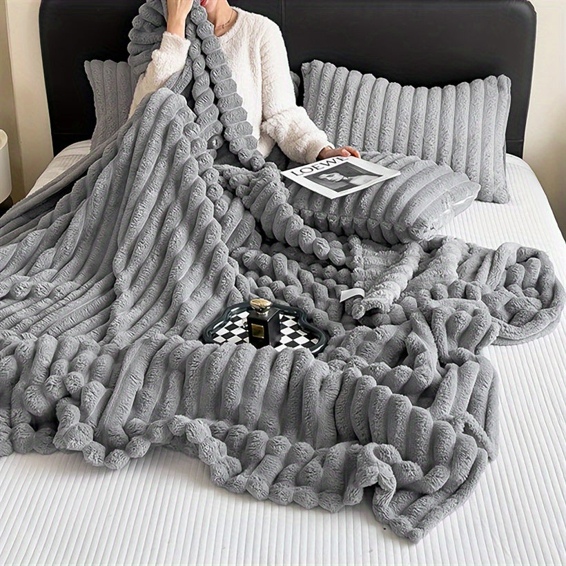 High-Quality Plush Blanket, Soft and Skin-Friendly, Stylish Solid Color, Providing Comfort and Warmth