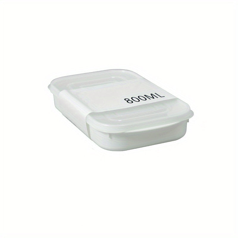 Essential kitchen organization: Multi-size plastic food storage container with soft lid, microwave and freezer safe. Ideal for storing meat, fruits, and vegetables.