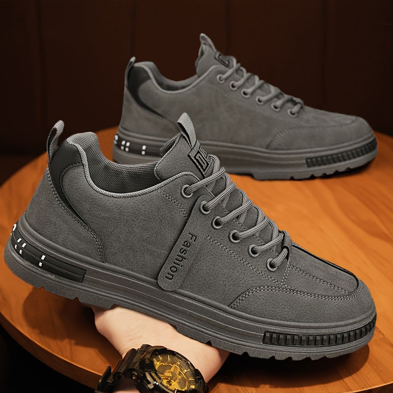 Men's low-top casual sneakers with non-slip rubber sole and durable PU upper in solid color for spring/autumn