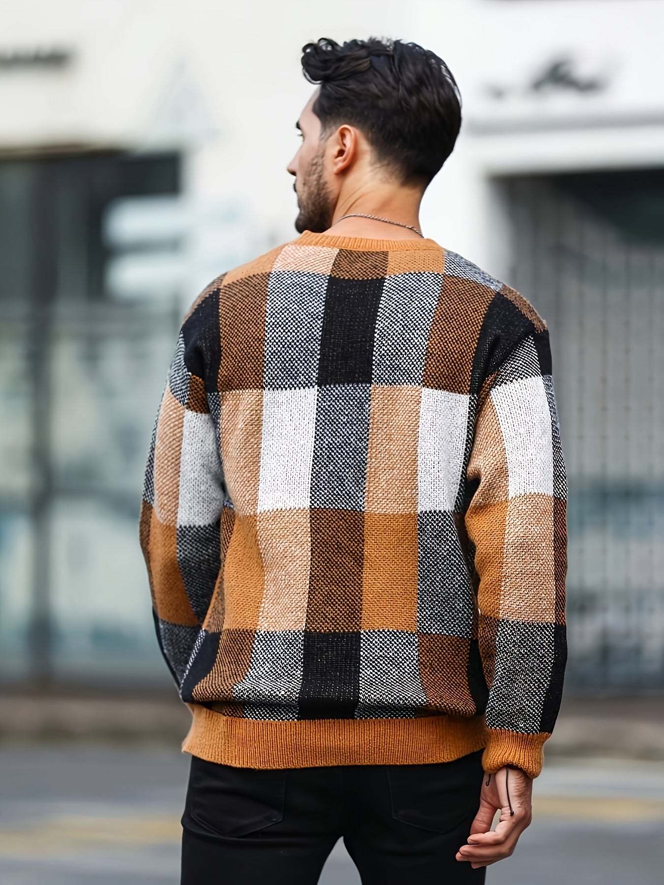 Plaid sweater for men made of viscose knit with round neck, regular fit, and stretchable material. Suitable for autumn/winter season, available in plus sizes.