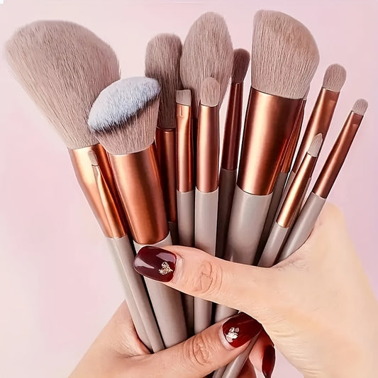 High-quality makeup brush set suitable for all skin types, ideal for flawless makeup application for beginners and professionals.