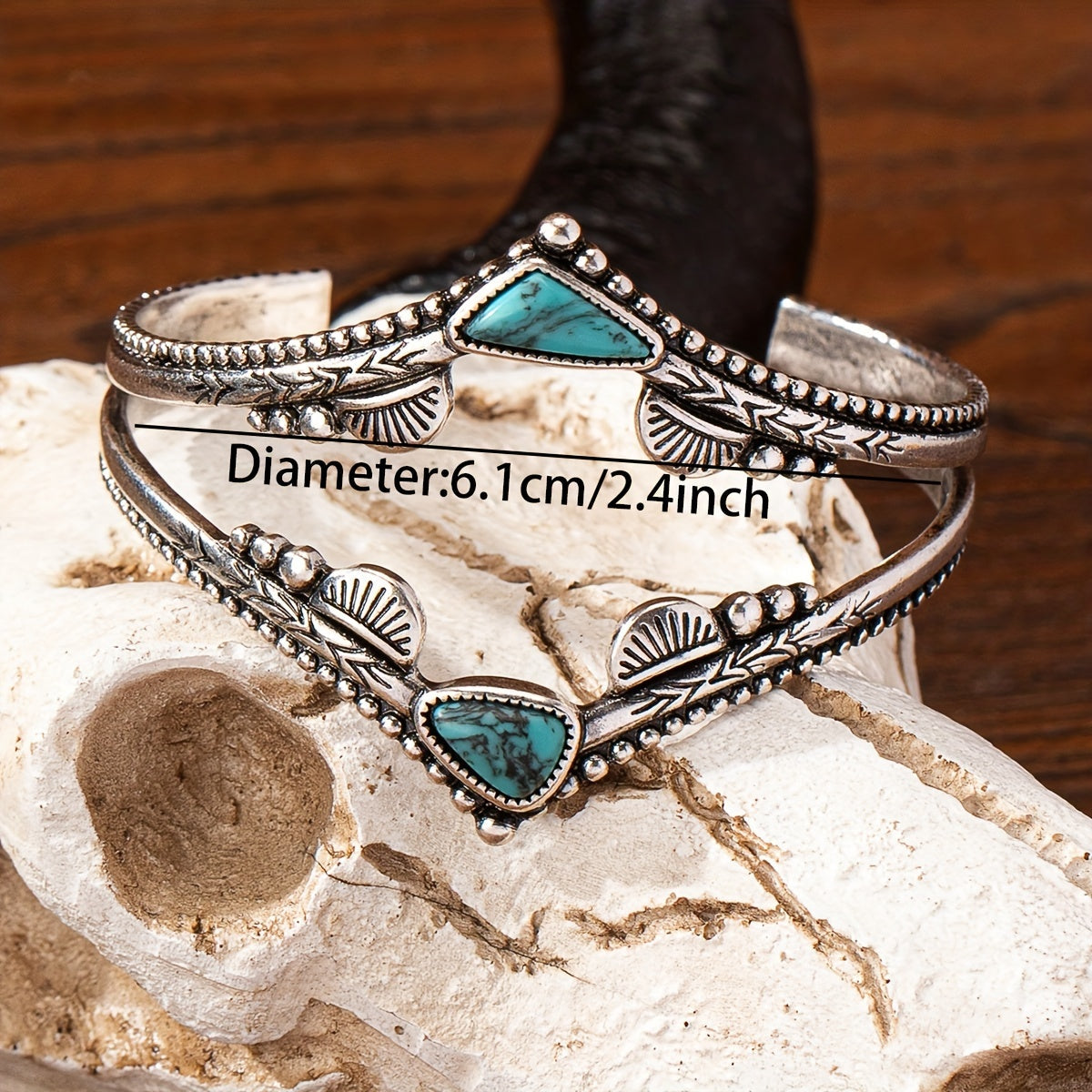 One piece of vintage elegant cuff bangle bracelet made from zinc alloy, featuring a natural blue turquoise stone and leaf design. Suitable for daily and party wear, this bracelet is versatile and does not have any plating. Designed for women.