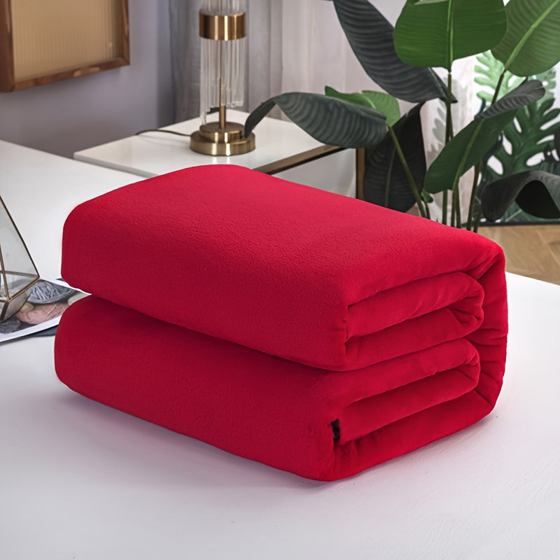 Super soft solid color fleece blanket, perfect for keeping warm in the fall and winter. Can be used as a bed sheet, throw blanket, nap blanket, or as an office or air conditioning blanket.