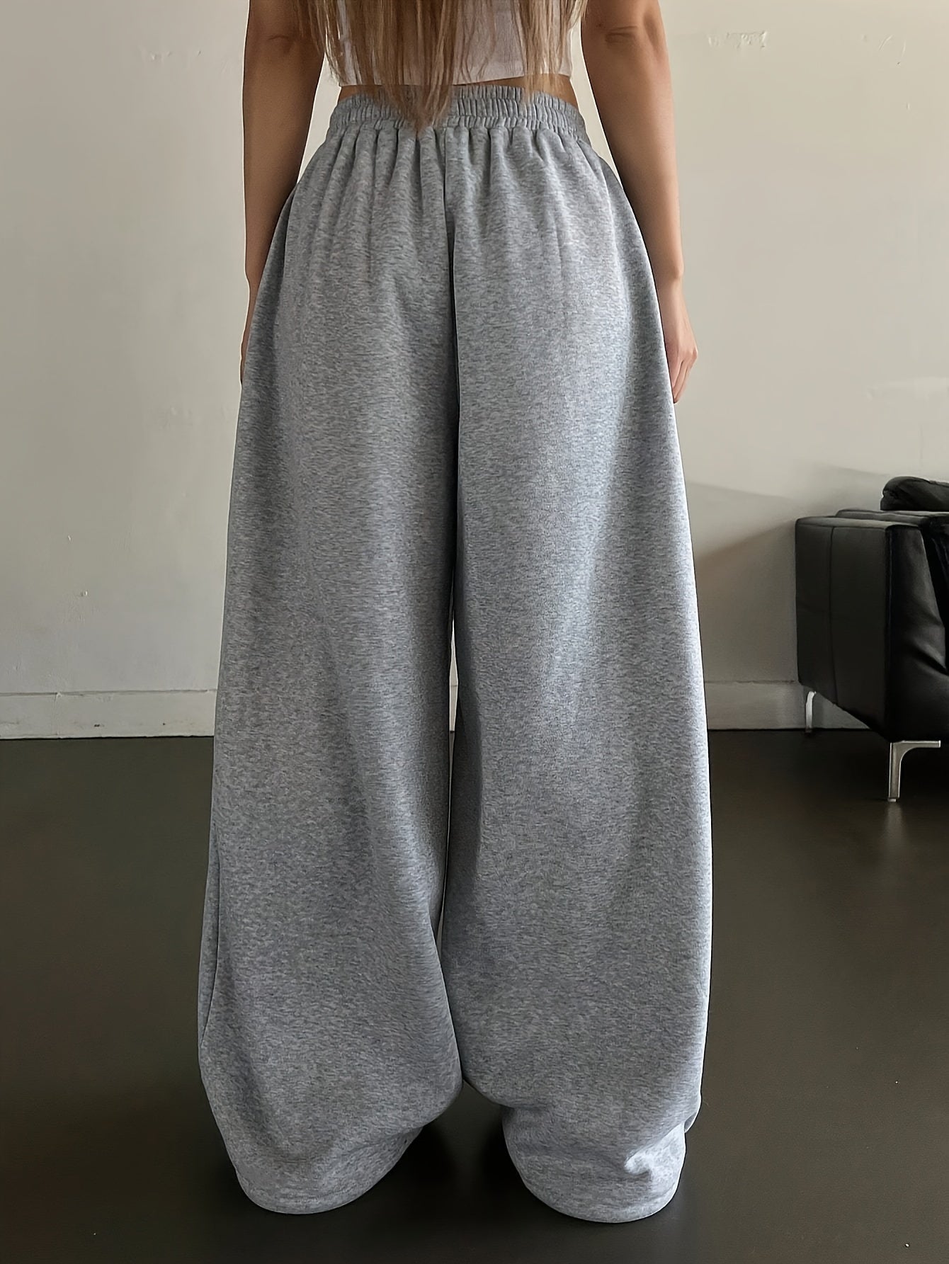 High waist drawstring joggers with loose fit and pockets for women in spring and fall