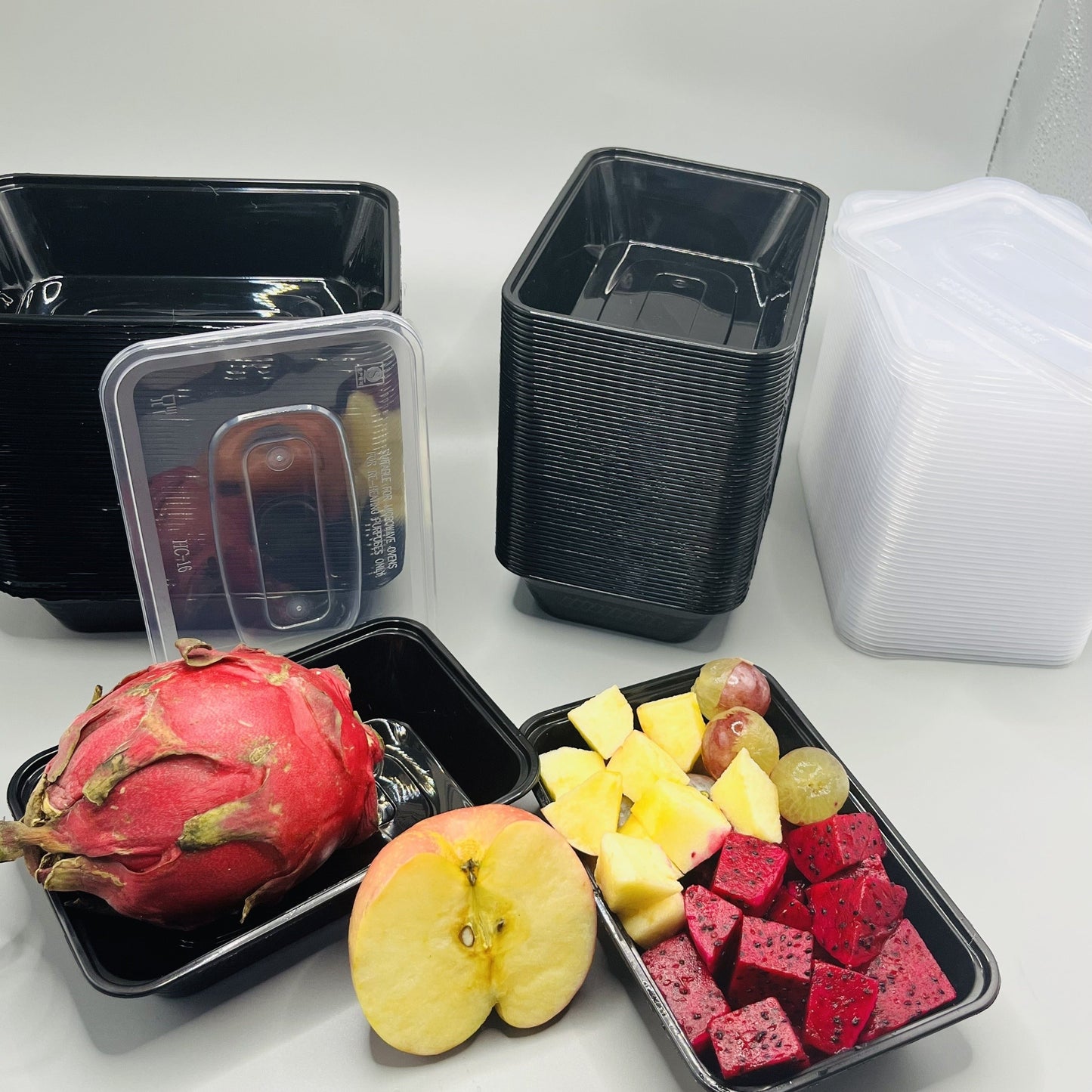 The package includes 10, 20, and 50 black lidded food storage containers. These ultra-thick plastic containers are portable and disposable, perfect for takeout meals. They are BPA-free and safe to use in the dishwasher, microwave, and refrigerator. Each