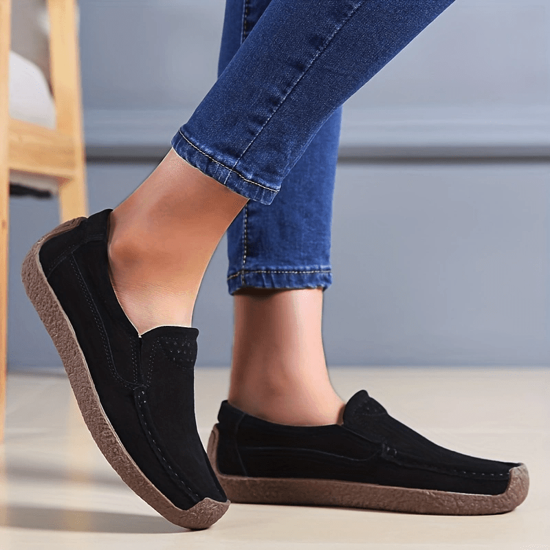 Women's lightweight closed-toe slip-on loafers