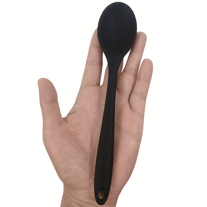 Silicone spoon set in 2 or 4 pieces for better mixing while cooking, stirring salads, and soups.