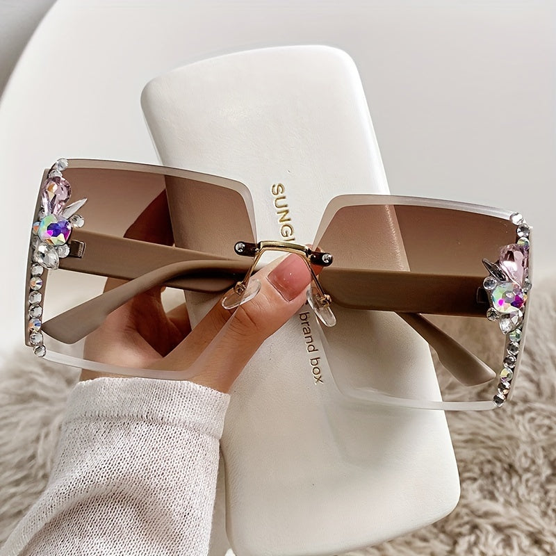 Stylish and lightweight rimless fashion glasses with diamond accents, ideal for women with small faces, perfect for travel and everyday glamour.