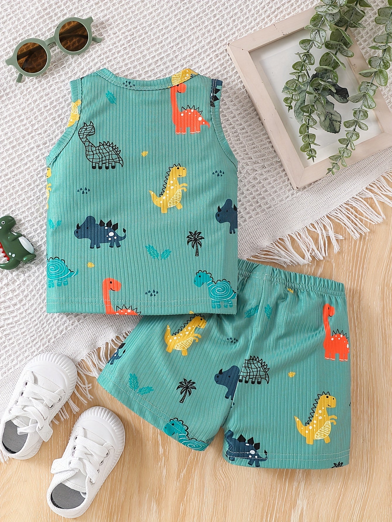 Boys' Dinosaur Print Sleeveless Vest and Shorts Set for Summer Outdoor Casual Style