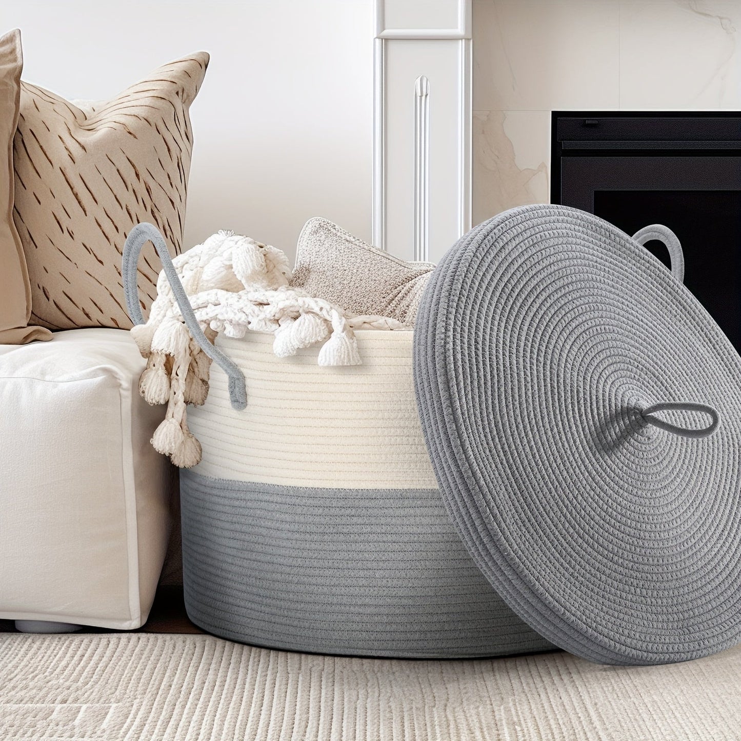 Extra large gift basket for kids with lid, measuring 55.12cm x 55.12cm x 35.05cm. Made of rope woven material, perfect for storing blankets, toys, laundry, and more. Ideal as a keepsake, Thanksgiving, or Christmas present in a stylish gray and white