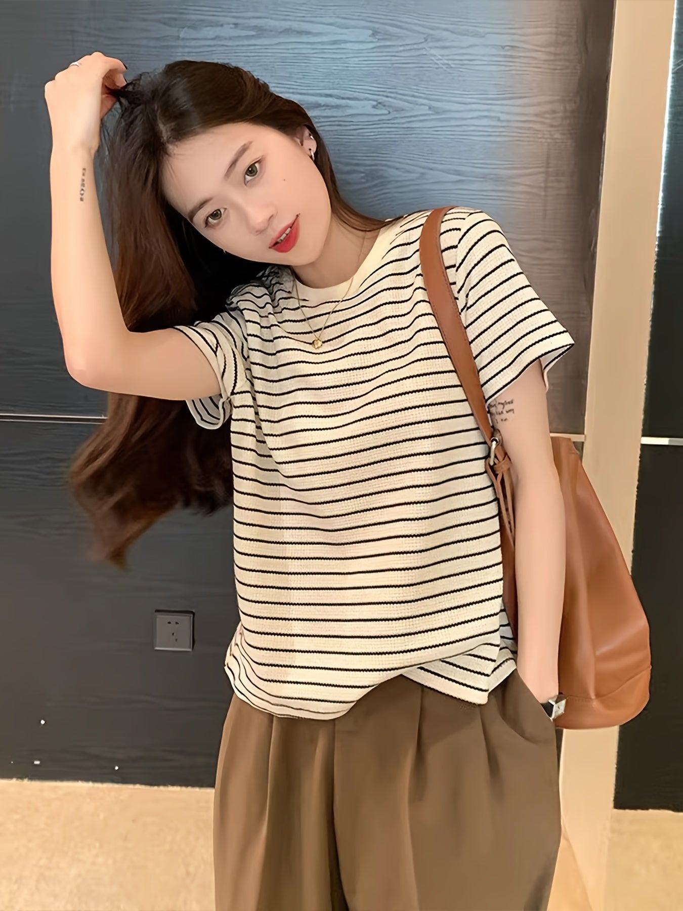 Women's Summer casual striped t-shirt made of 100% cotton, featuring a crew neck, short sleeves, regular length, loose fit, and Asian style.