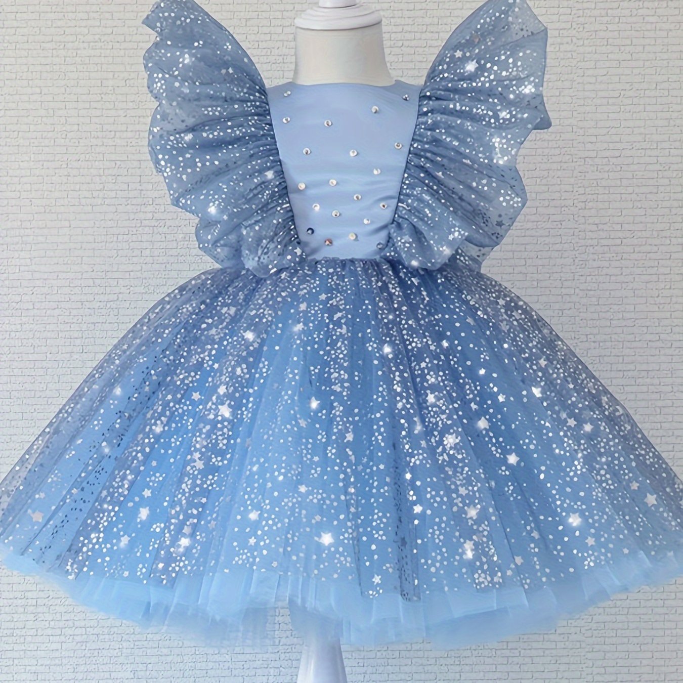 Princess dress with flying sleeves for girls' birthday party