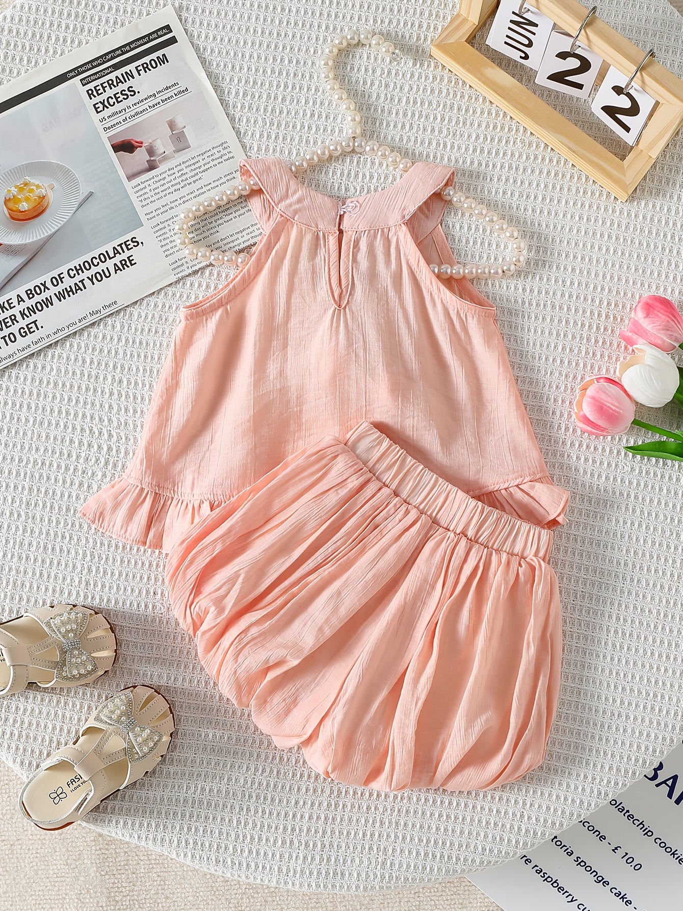 New Korean style two-piece summer set for girls with sleeveless top and tulip flower bud skirt and pants, ideal for outdoor activities.