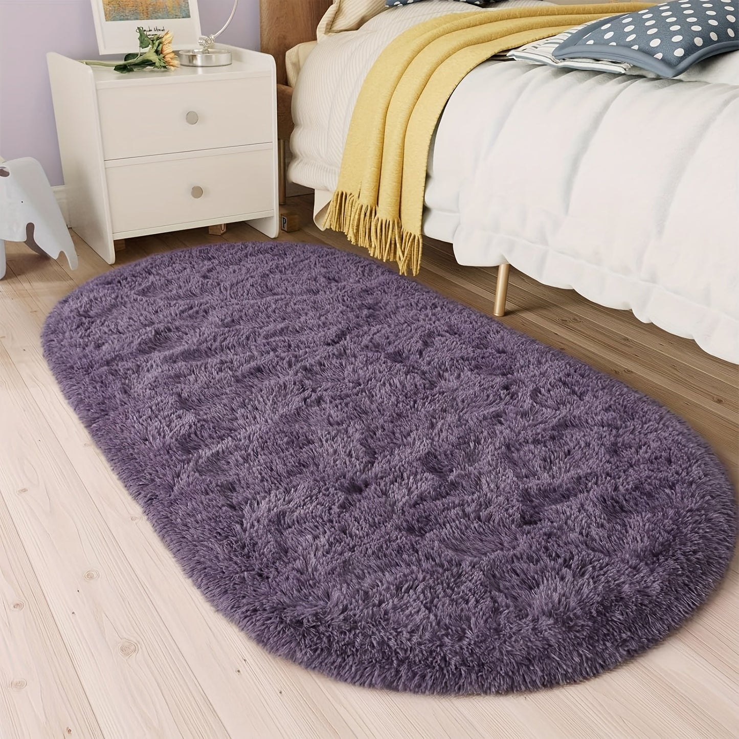 Plush Bedroom Rug - Soft, Cozy, Non-Slip, Machine Washable, Skin-friendly, Perfect for Indoor Use and Bedside