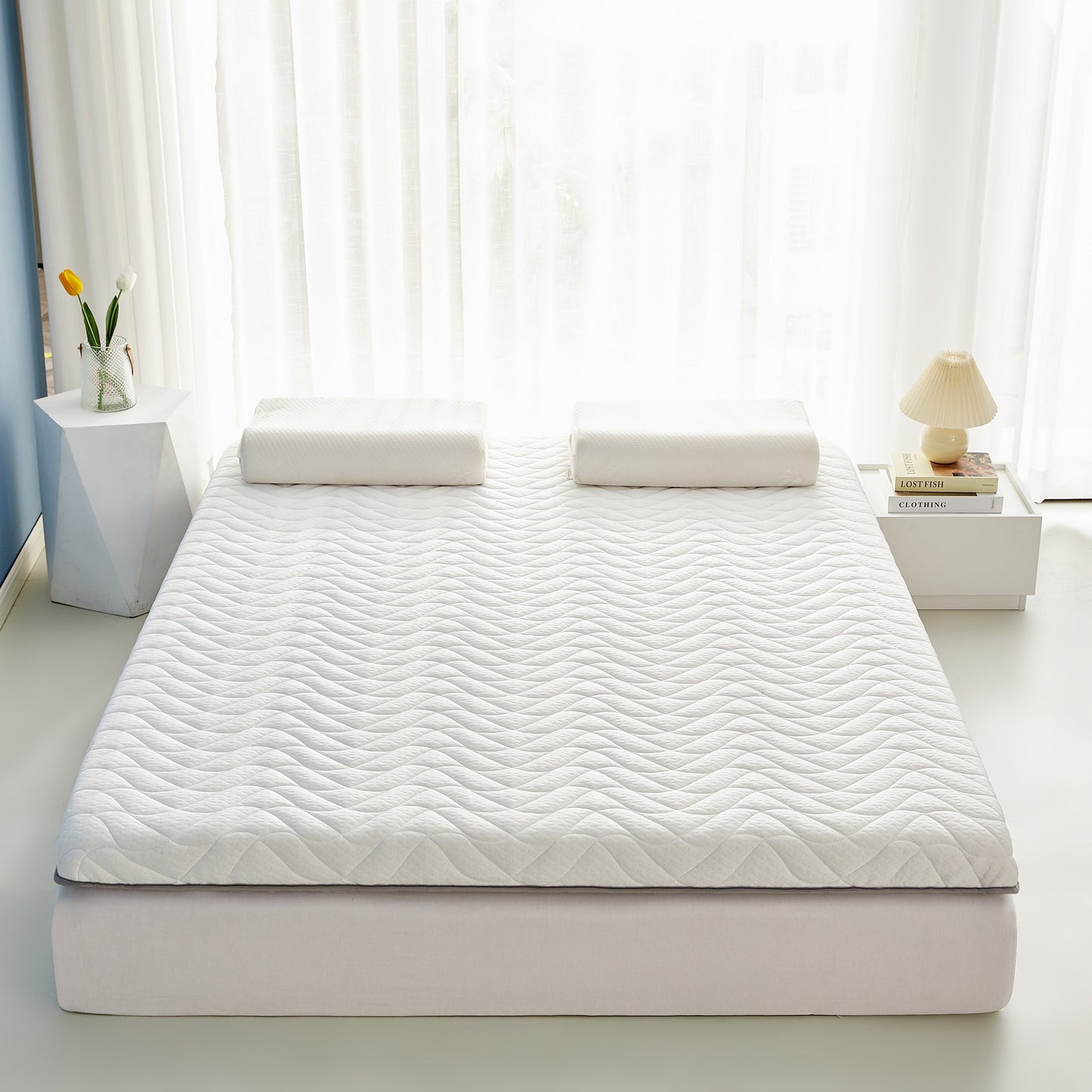 New Thickened Quilted Latex Layer High Resilience Mattress with Round Waltz Flower Pattern, Zero Pressure Design. Includes Memory High Resilience Latex, Thickened Knitted Breathable Non-slip Pad. Foldable for easy storage. Only includes one mattress