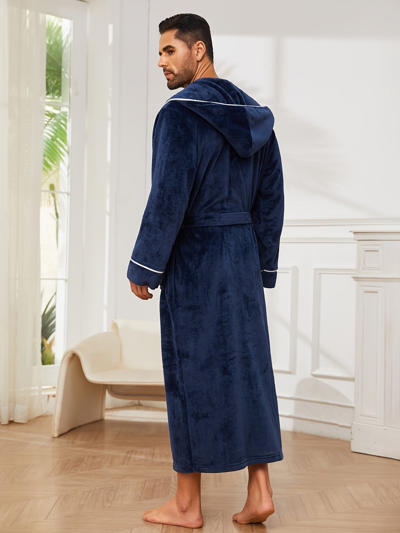 High-quality men's couple bathrobe perfect for autumn and winter with double-layer fleece design, ideal for outdoor use.