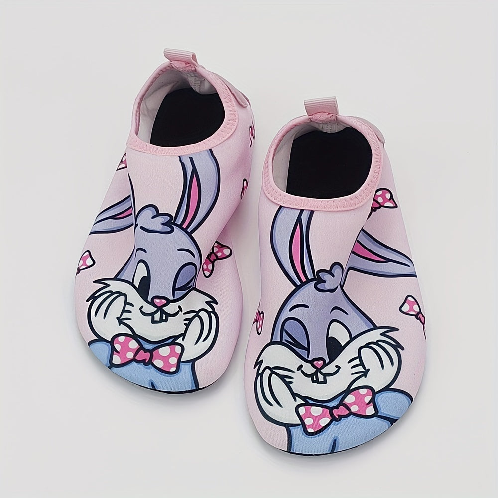 Lightweight slip-on beach aqua socks for girls, quick-drying and non-slip.