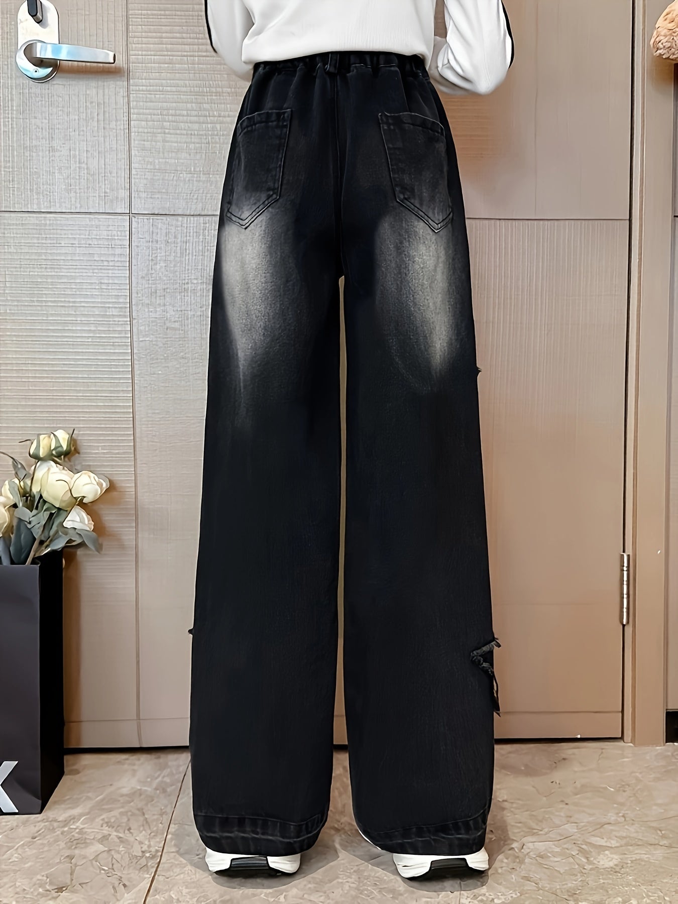 Y2K-inspired black denim jeans for girls with elastic waist, street style. Suitable for ages 9-15.