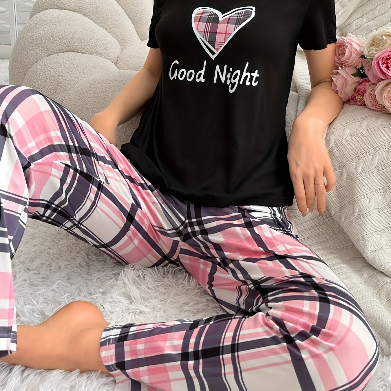 Plaid Heart Pajama Set with Slogan Print, Short Sleeve Top & Elastic Pants, Women's Sleepwear & Loungewear