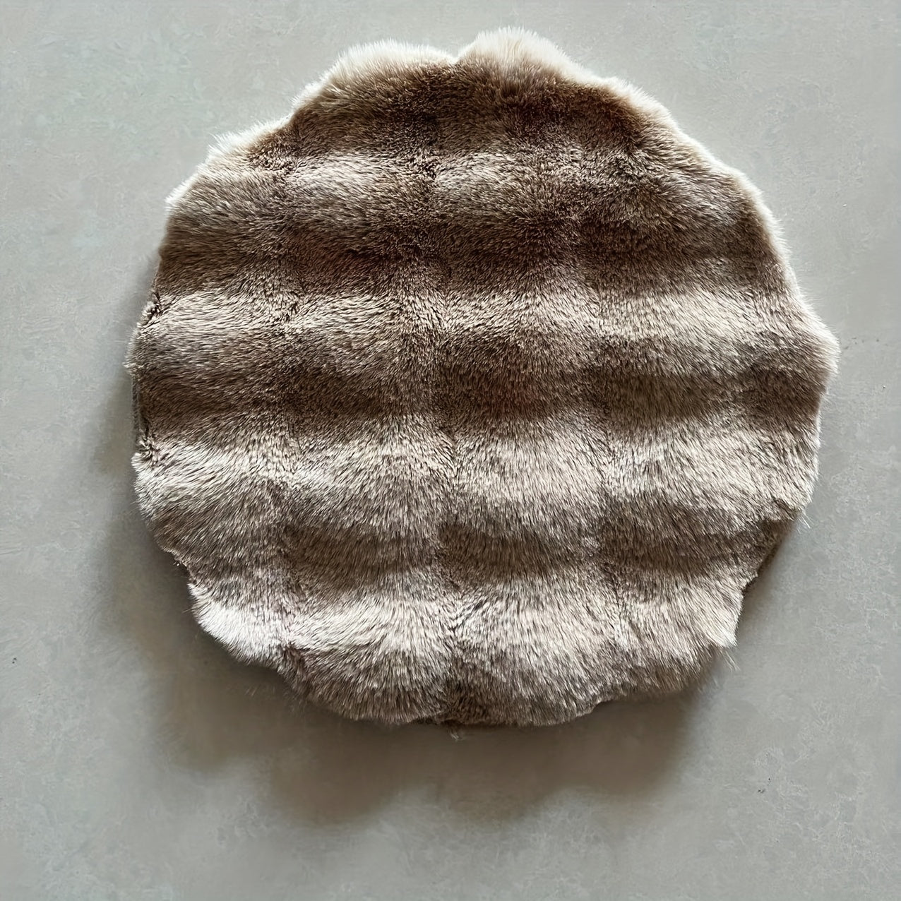 Machine Washable 1PC Faux Rabbit Fur 3D Bubble Texture Rug Pad with Non-Slip Round Design - Solid Color, Fade Resistant, Fluffy Medium Pile, Ideal for Chairs, Floors, and Pets - Made of Durable Polyester