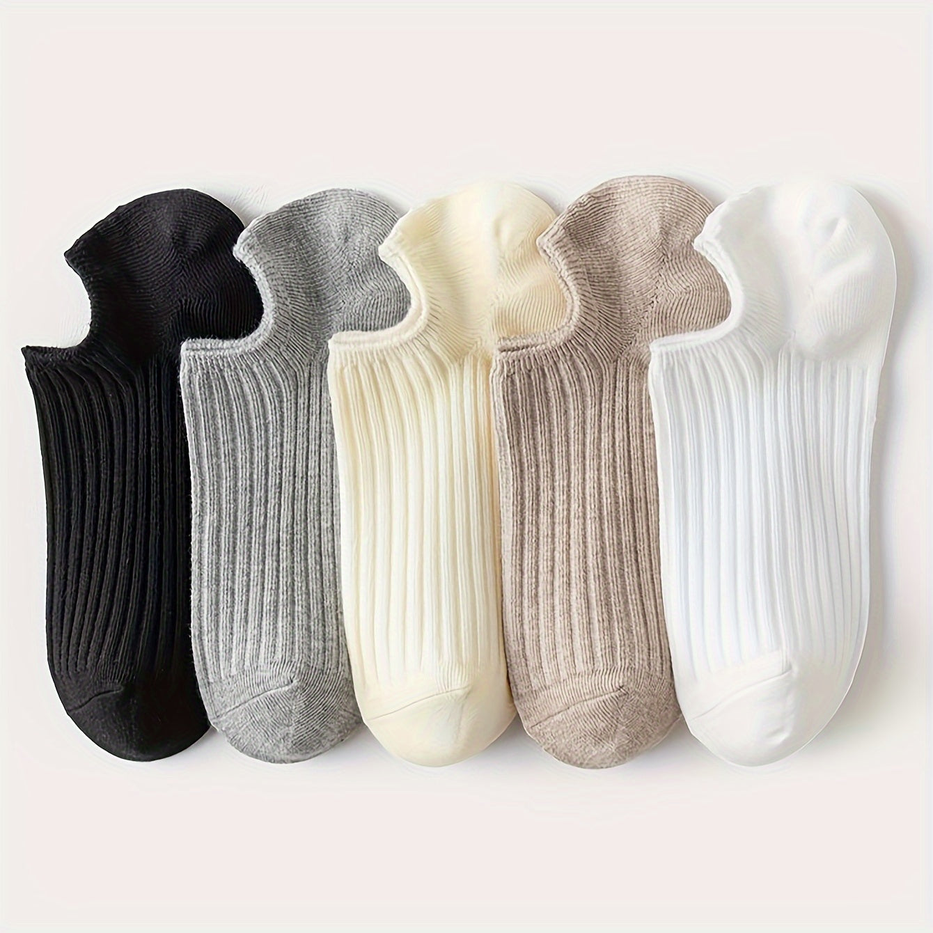 5 pairs of men's invisible socks that are comfortable, breathable, sweat-resistant, and anti-odor.