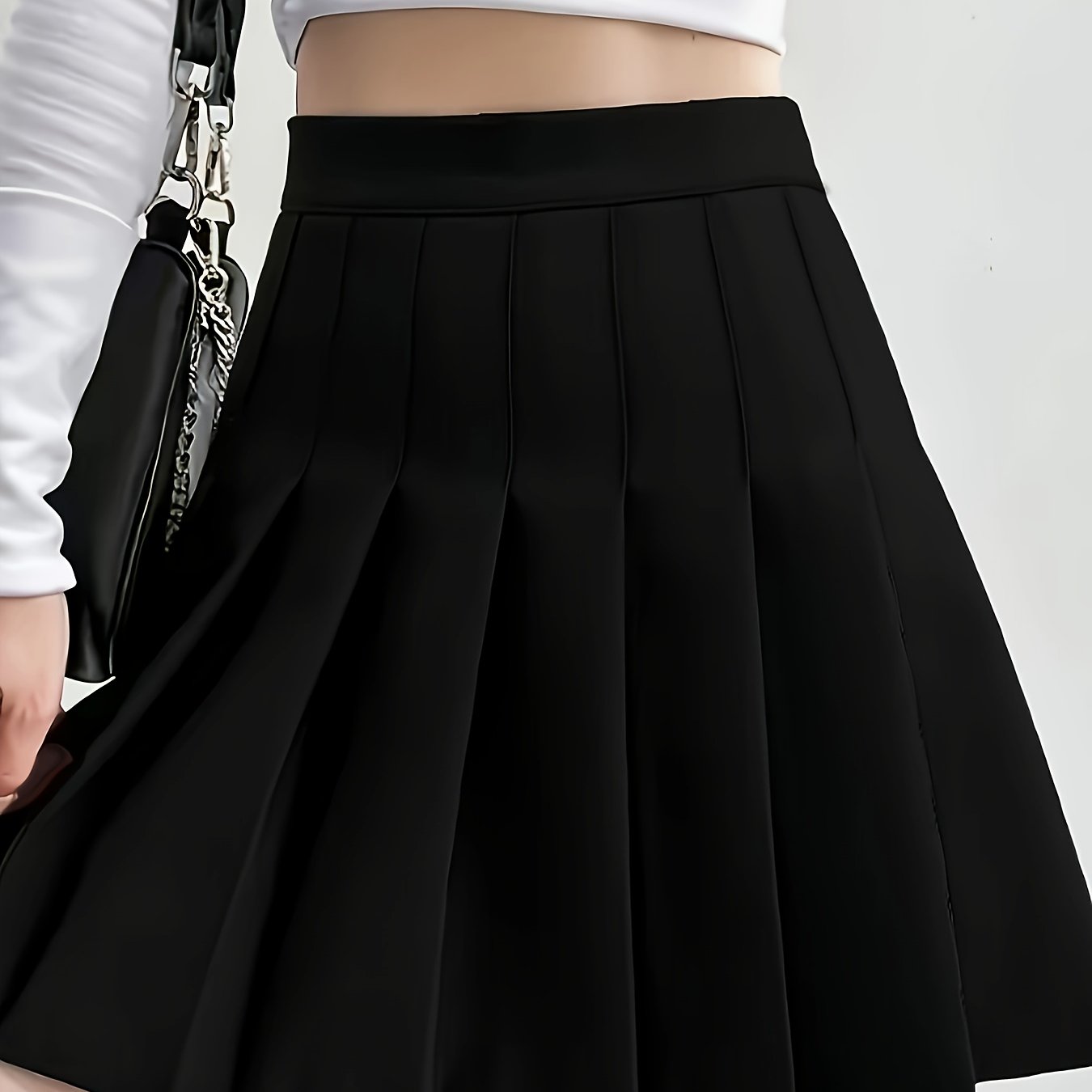 Stylish tailored fit pleated skirt for women