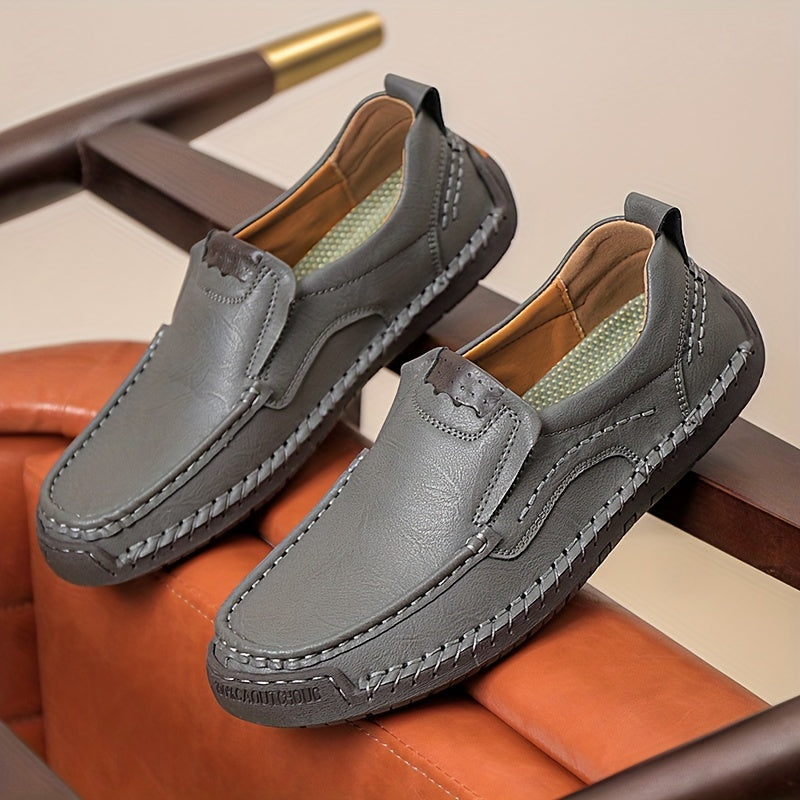 Men's breathable stitching loafers for outdoor walking and driving, suitable for spring, summer, and autumn wear.