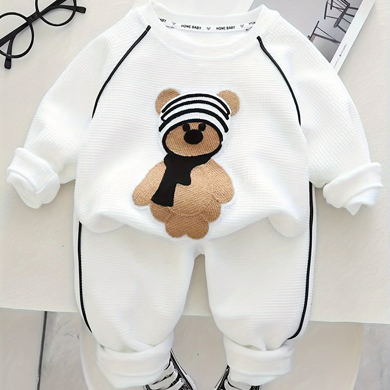 Kids' Fall Casual Suit with Bear Design Sweatpants and Long Sleeve Sweatshirt