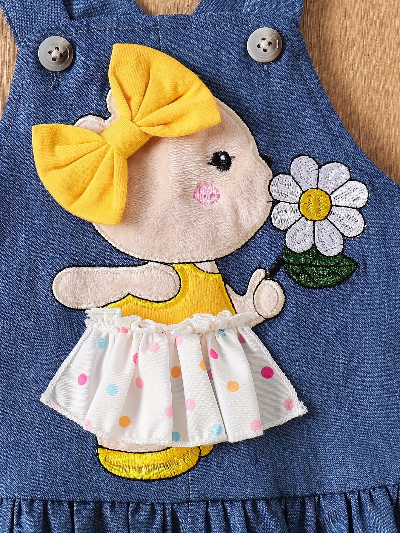 Adorable baby girl dress set with bear and sunflower pattern, perfect for newborns. Includes regular bodysuit and skirt, ideal for outdoor wear.