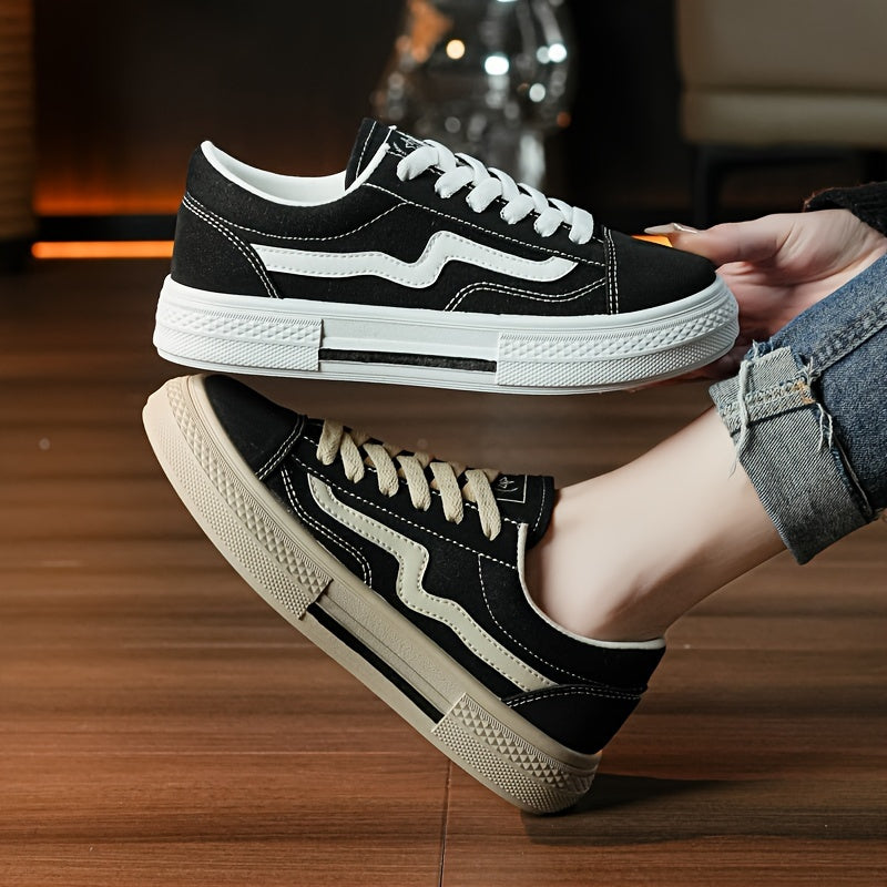 New breathable canvas shoes for women in spring and summer - trendy and versatile low-top casual board shoes for 2024.