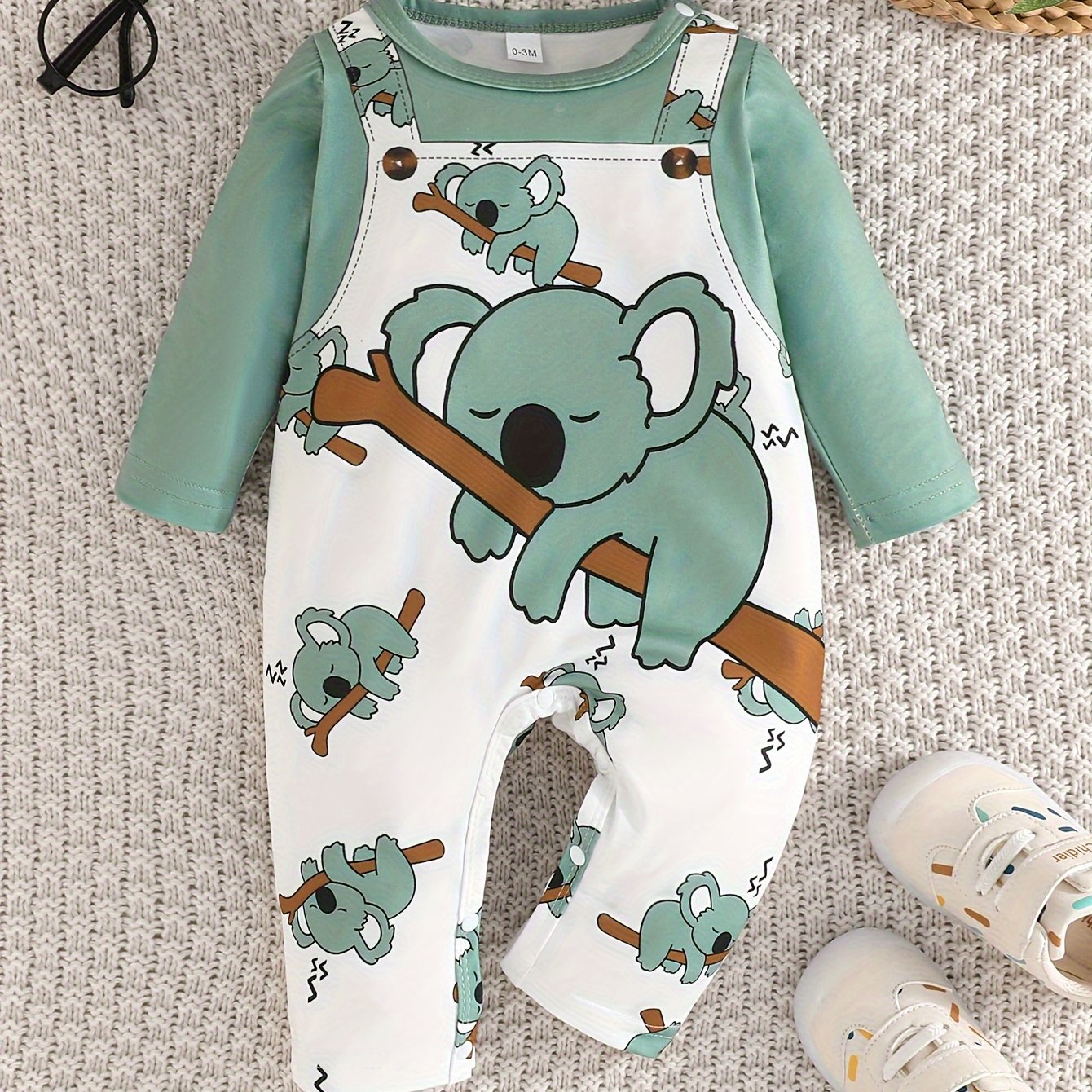 Casual, cute fake two-piece bodysuit with cartoon elephant print for baby boys, ideal for outdoor wear.